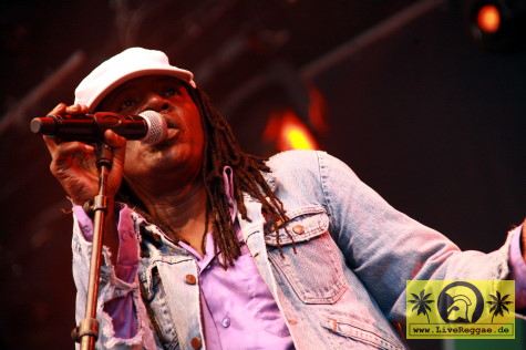 Alpha Blondy (CI) with The Solar System Band 23. Summer Jam Festival, Fuehlinger See Koeln - Red Stage 05. Juli 2008 (19).JPG